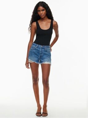 Aritzia
Denim Forum The Ex-Boyfriend Hi-Rise Denim Shorts. Size 27”